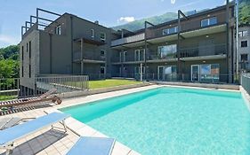 Modern Apartments Lake View With Pool
